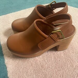 CHARLOTTE STONE “Bonnie” Clogs in Luggage / SZ: 7